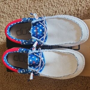 Like New! Hey Dude Wally American pride shoes size 10. Excellent condition